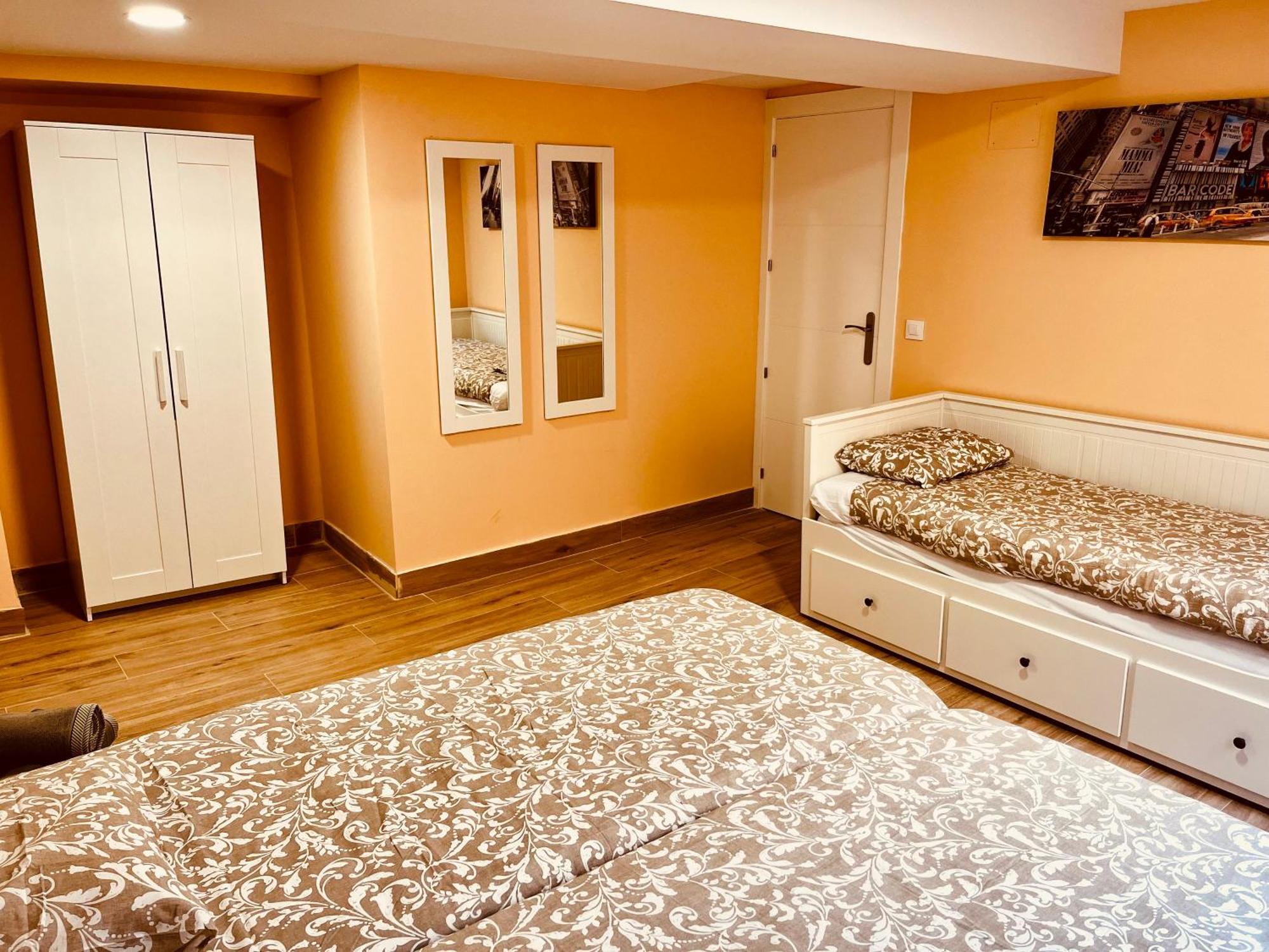 Apartamentos San Nicolas Logrono Luaran gambar